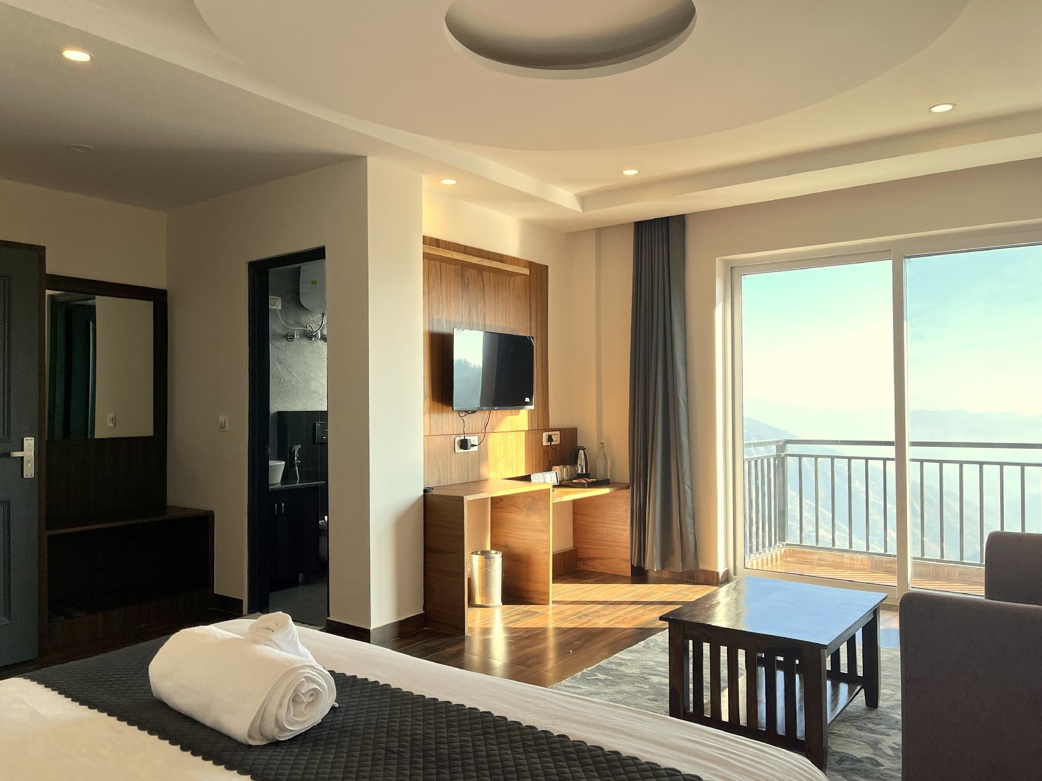 Hardys Retreat- A Boutique Stay By Shivaneel Hospitality King Room with Balcony 2