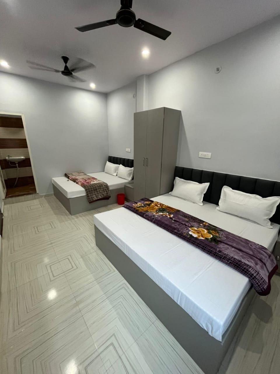 shivashram Guest house  Four Beads 2