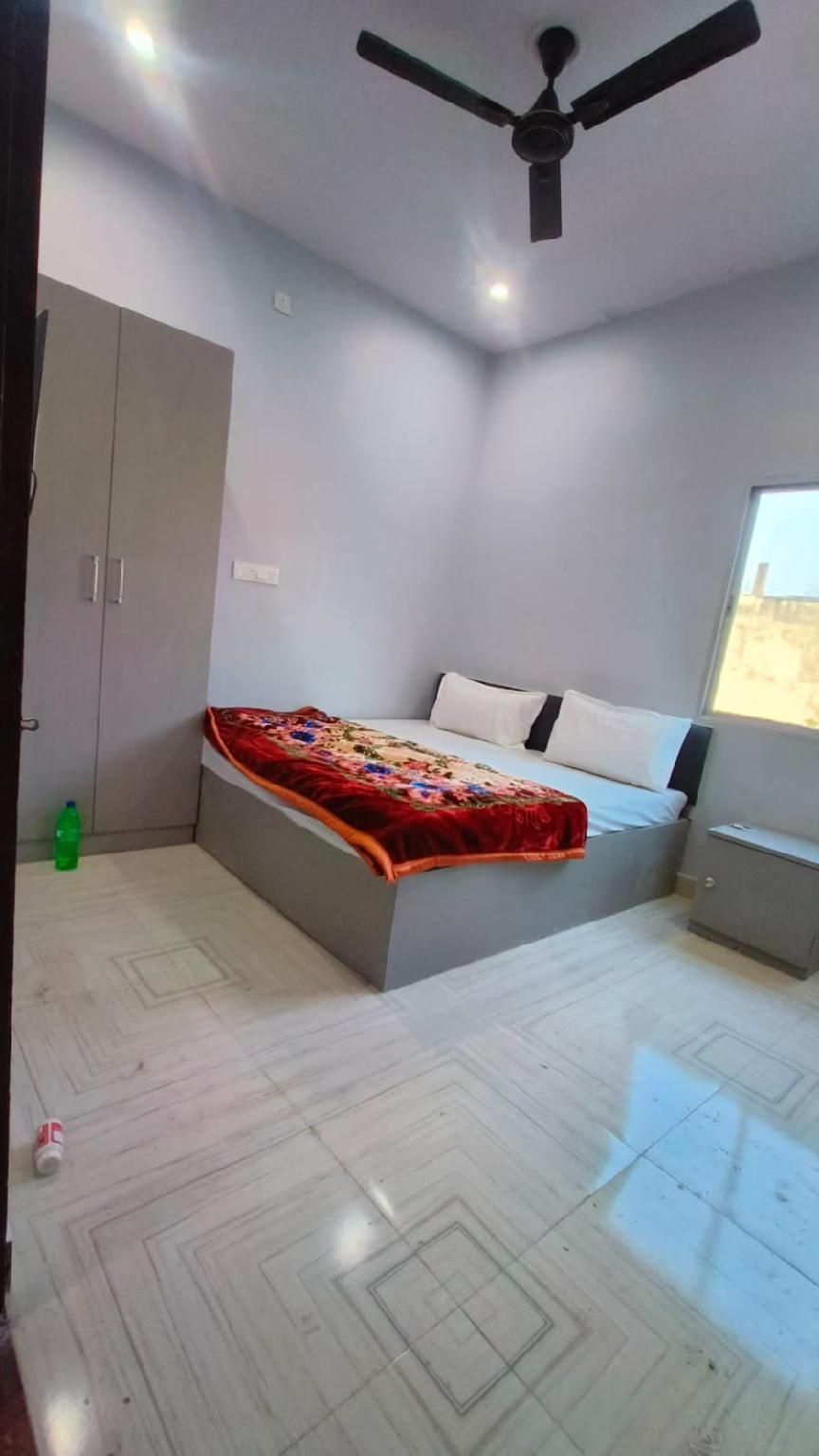 shivashram Guest house  Deluxe AC Room 5