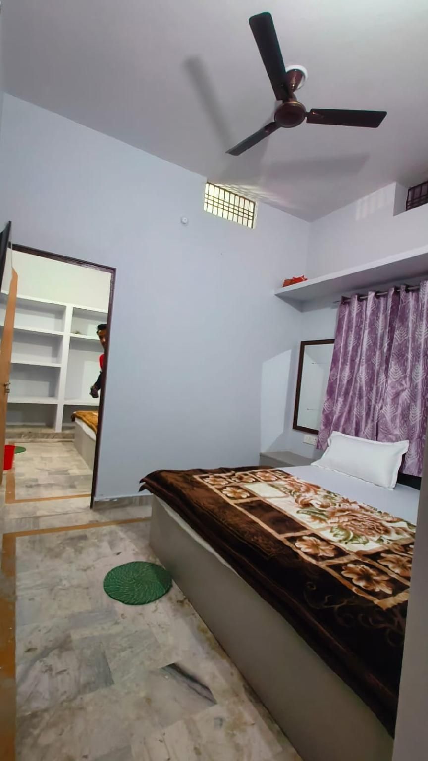 shivashram Guest house  Four Beads 3