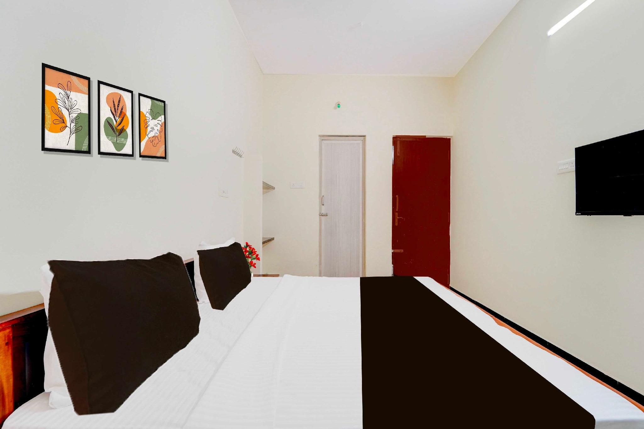 Hotel O Coimbatore Peelamedu Railway Station Classic Triple Room 2