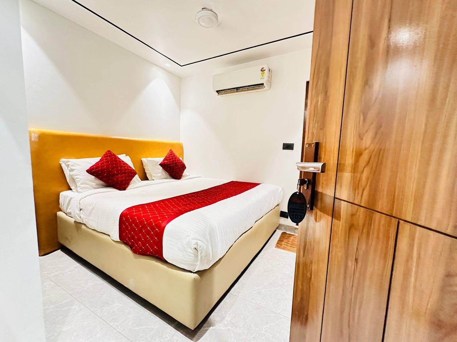 Jay Siyaram palace Deluxe Room 2