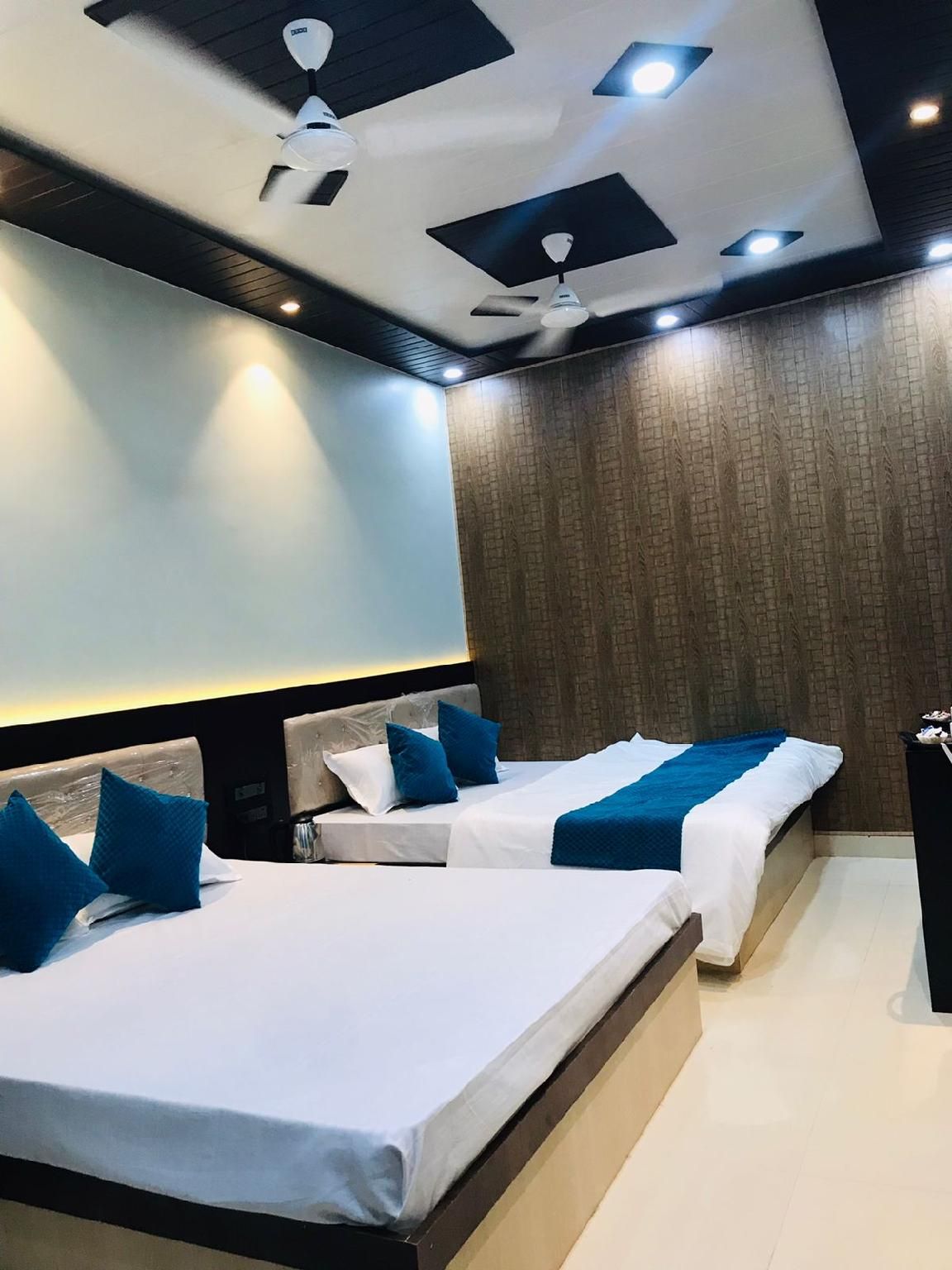 Hotel shri shankar Family Room 2