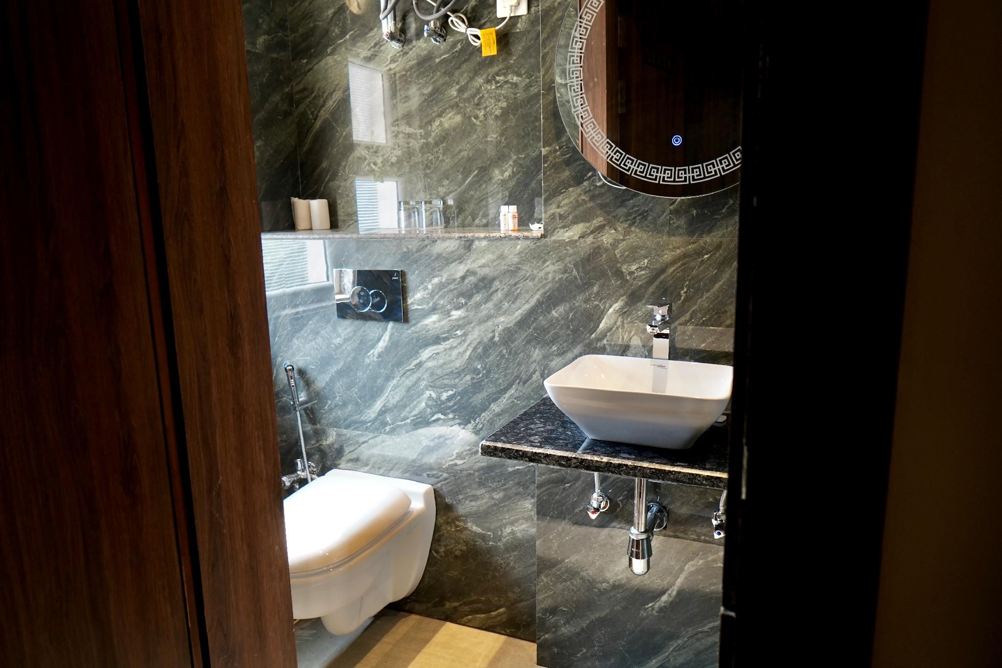 Balaji Palace Kashi Triple Room 3