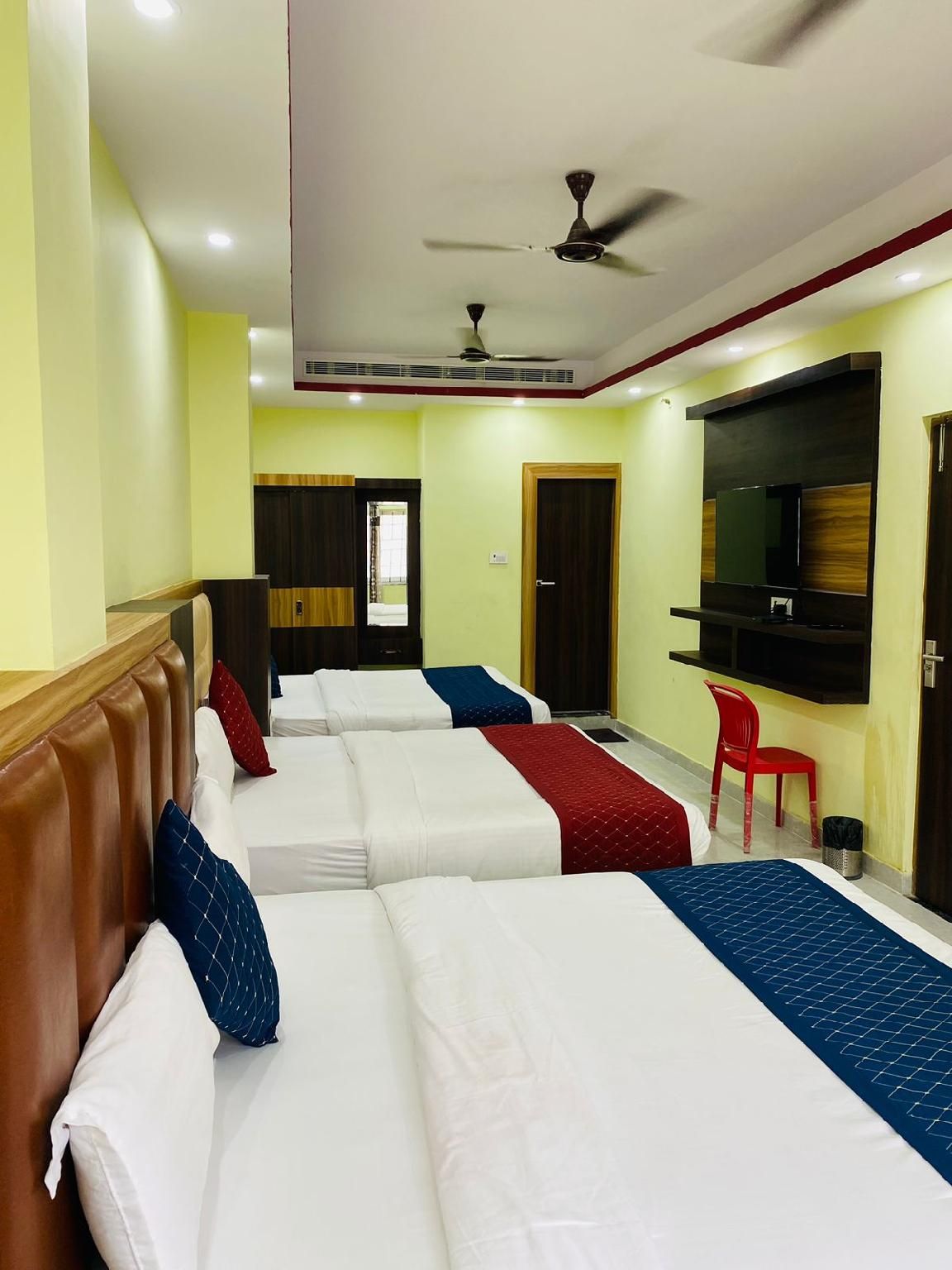 Hotel Laxmivillas Family Room 2