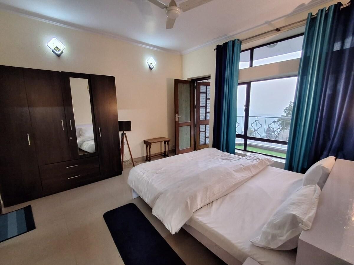 Mountain View 2BHK : Viram By Lehriyat Retreats