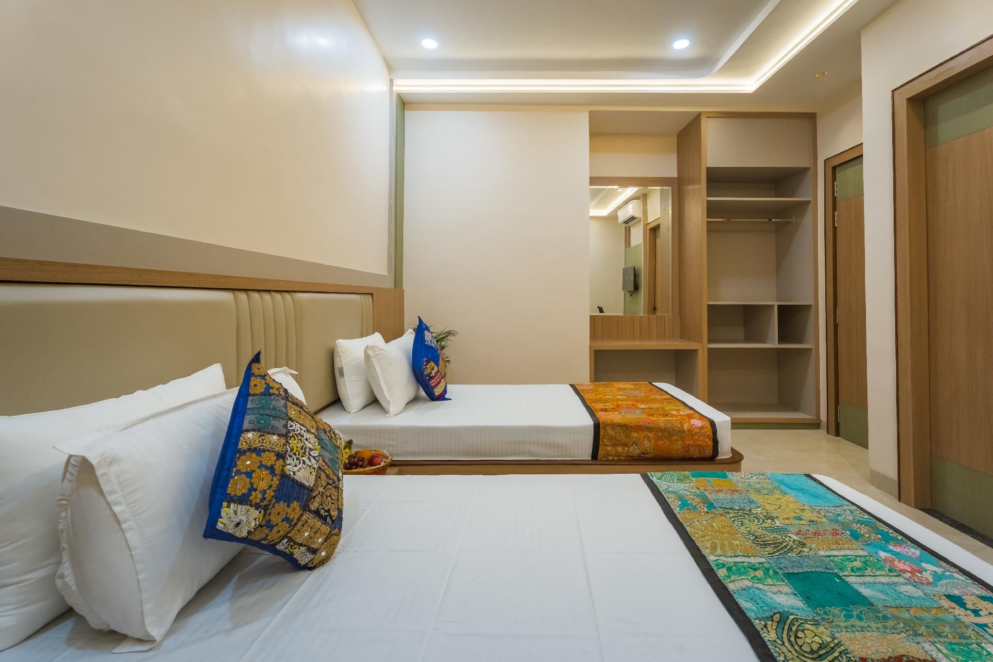 Tripli The Pinakin Stays Deluxe Twin Room