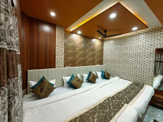 Shri Kailash Pati Guest House  Deluxe Twin Room Type A 3