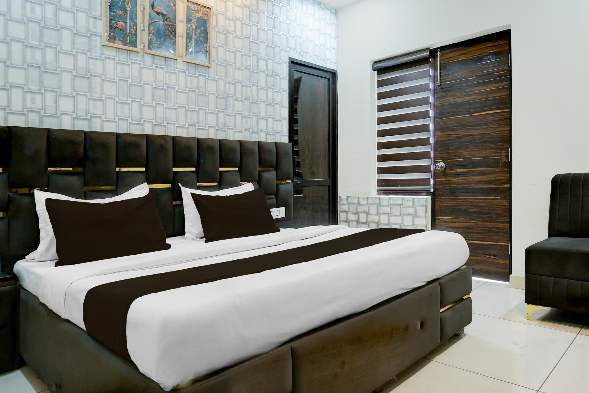 Hotel O Crystal Classic Double or Twin