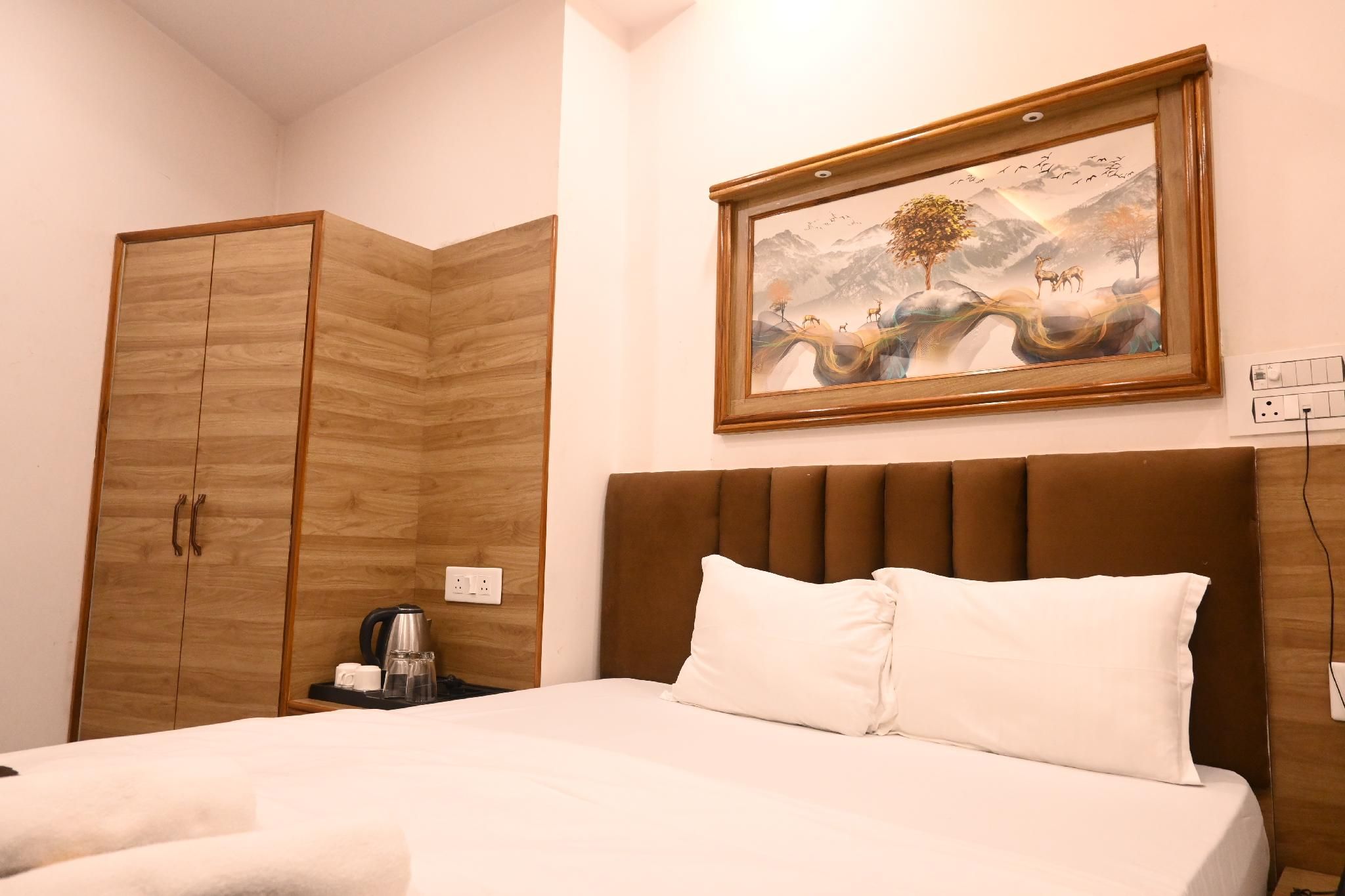 Brijj Inn Basic Room 2