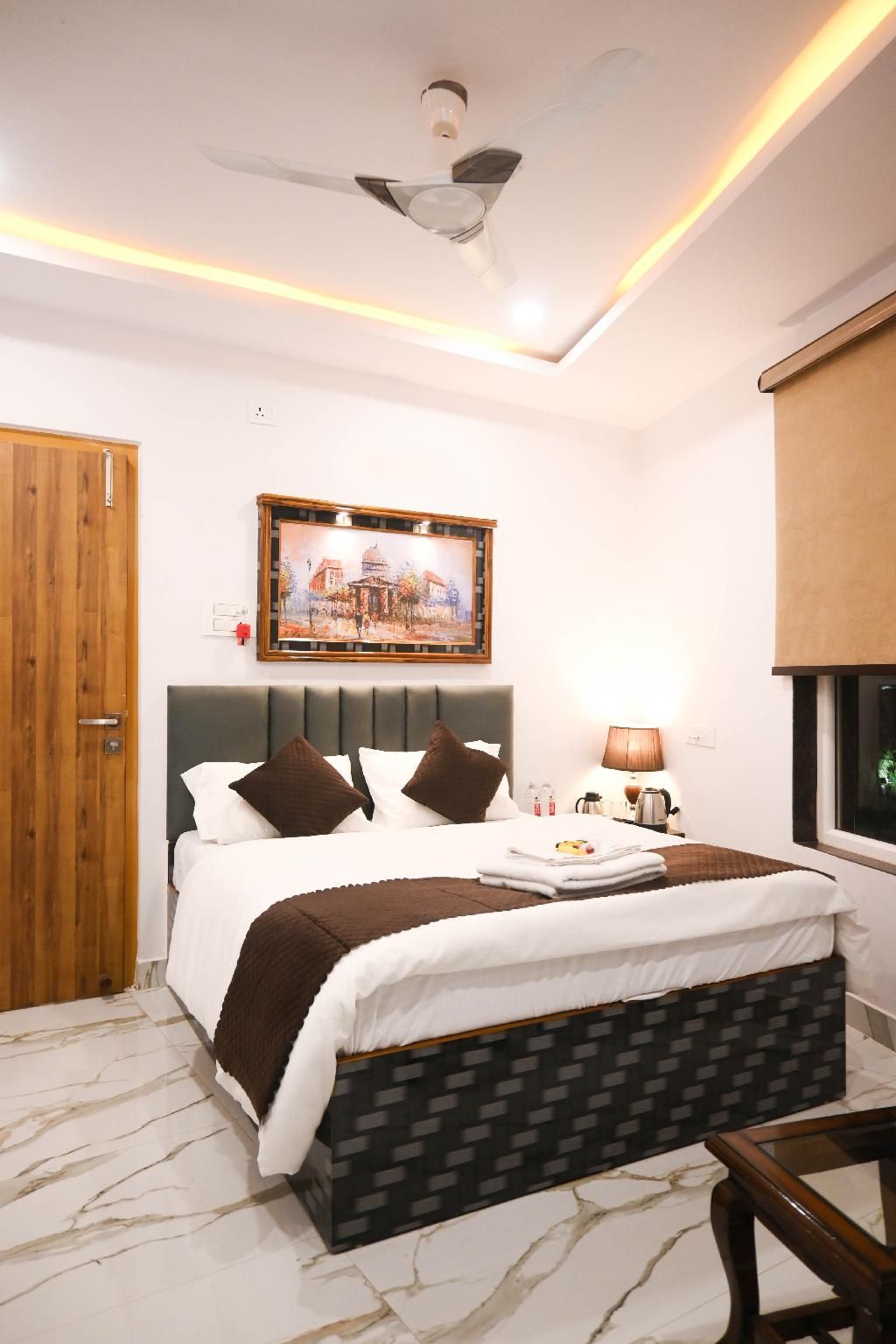 Brijj Inn Deluxe Room 2