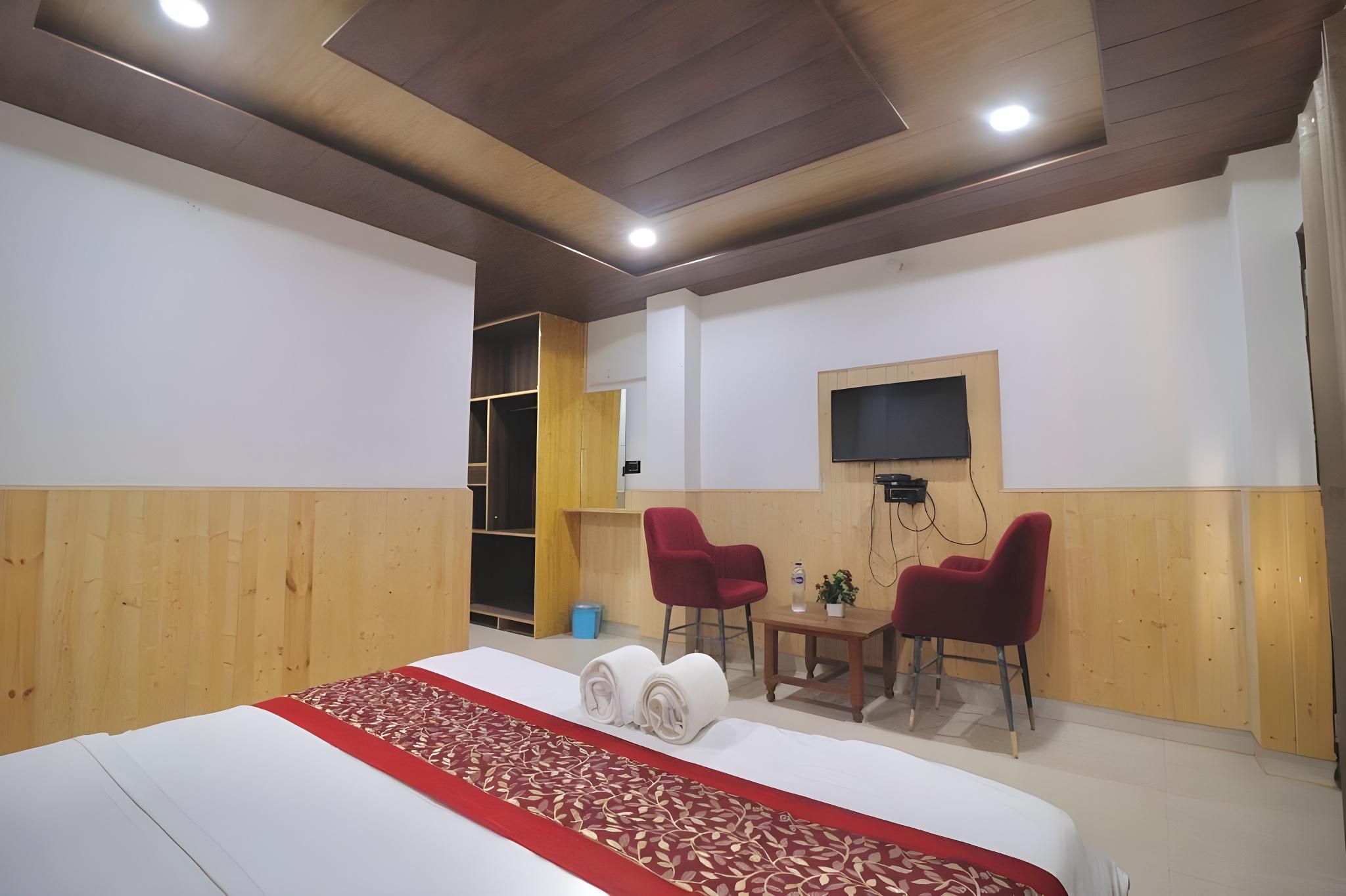 Yashvi Paradise Shimla Deluxe Balcony 3