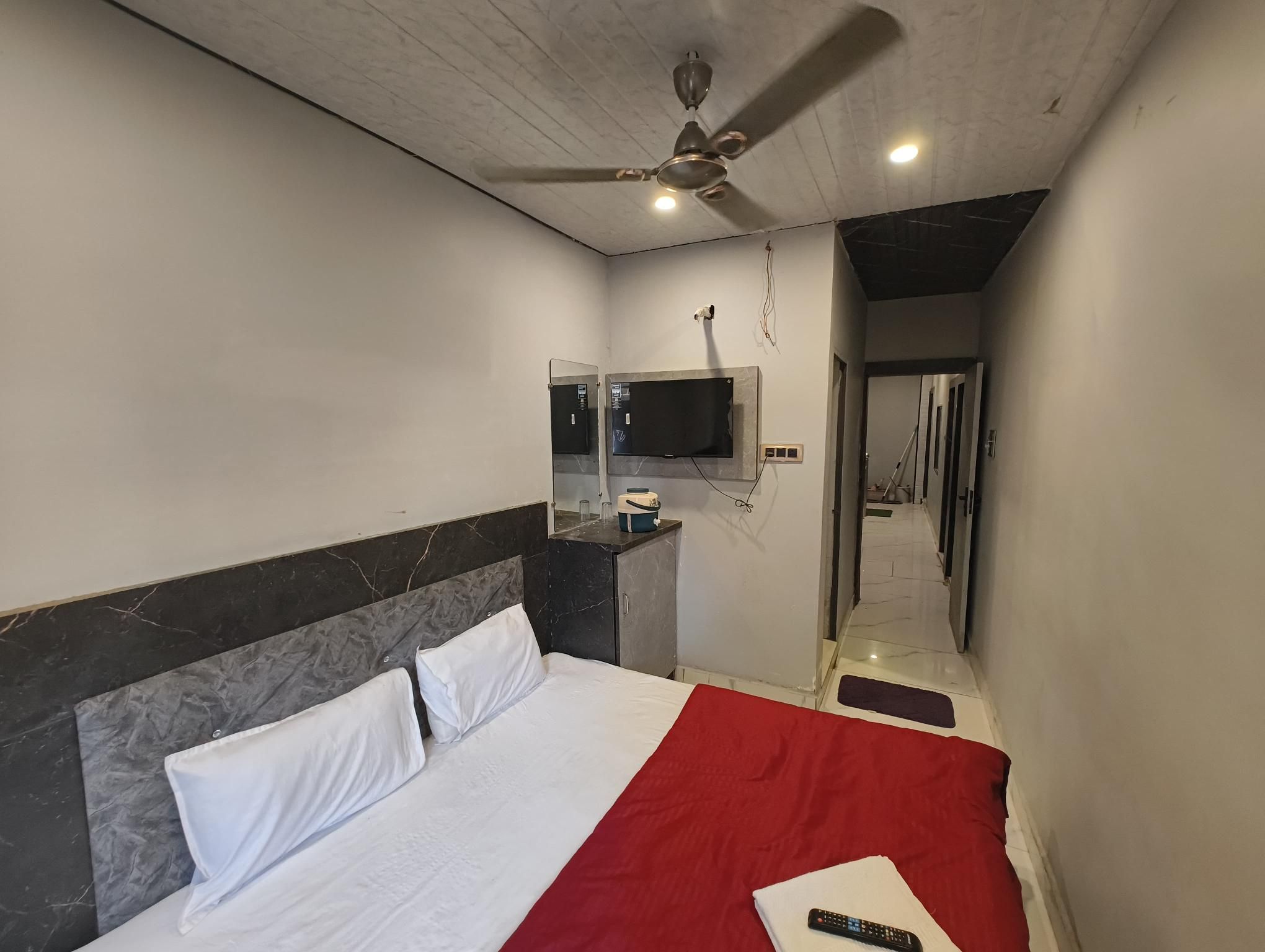 Hotel Manthan Palace AC Deluxe Room  2