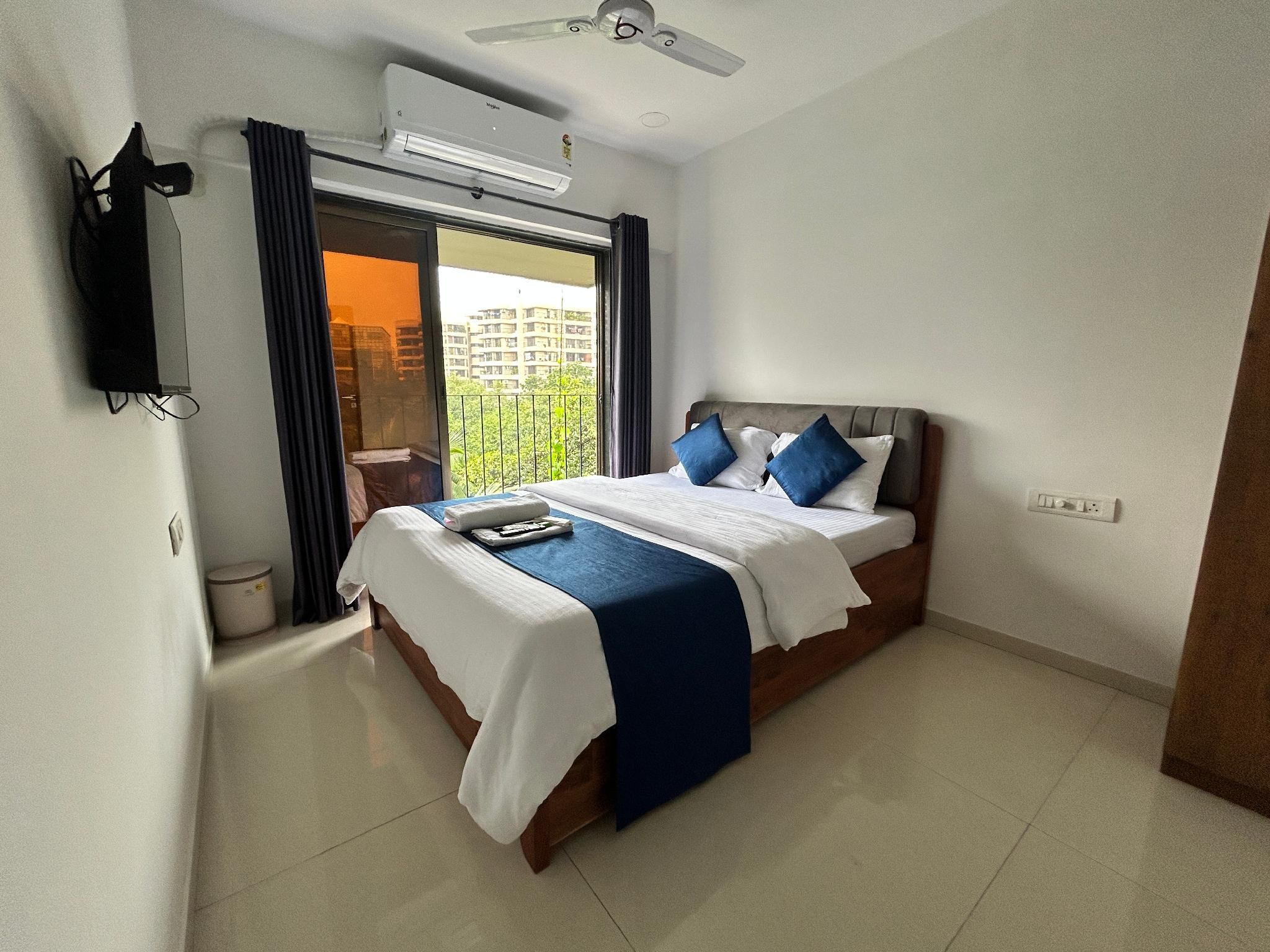 Zenith Homes - Elite Suites, Nr Mumbai Airport Double Room with Private Bath 3