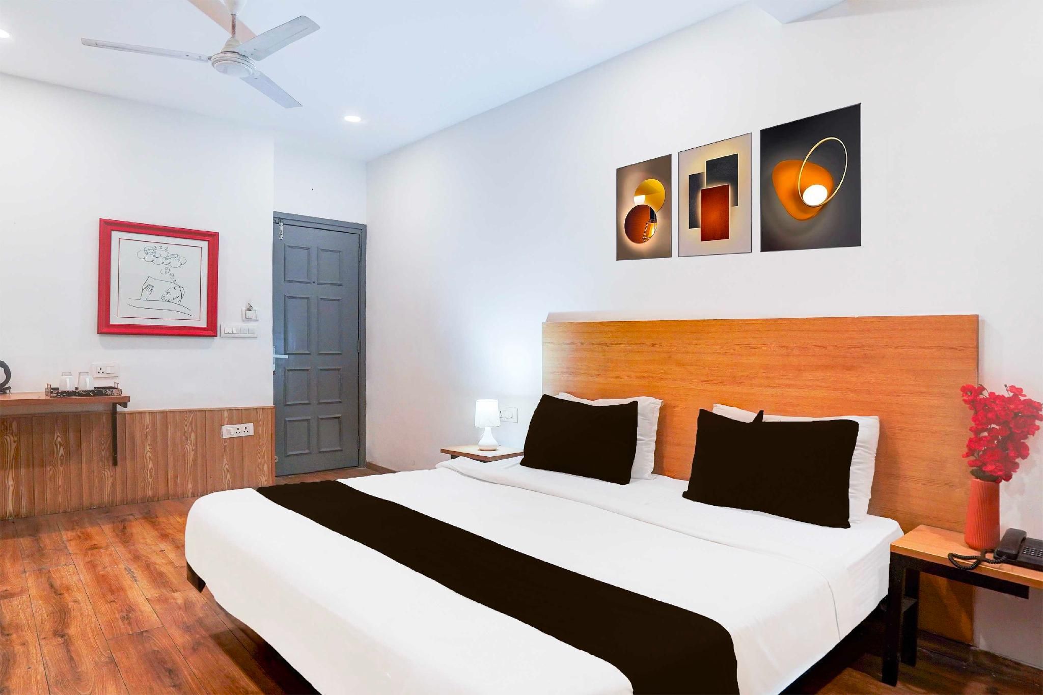 Townhouse Oak Dosar Vaishya Square Metro Station Classic Triple Room 2