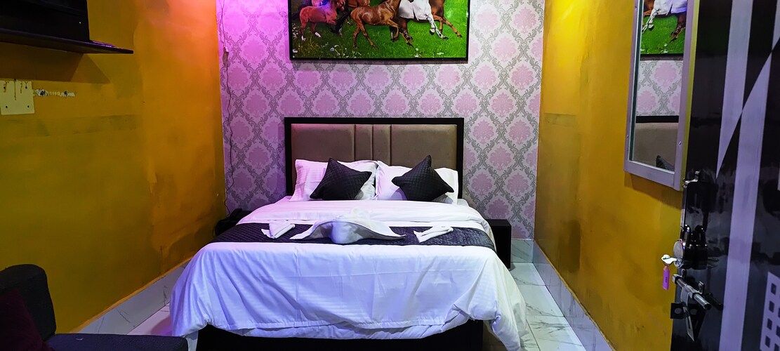 Hotel VD Choudhary DELUXE Family Room 3