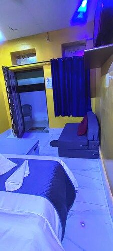 Hotel VD Choudhary DELUXE Family Room