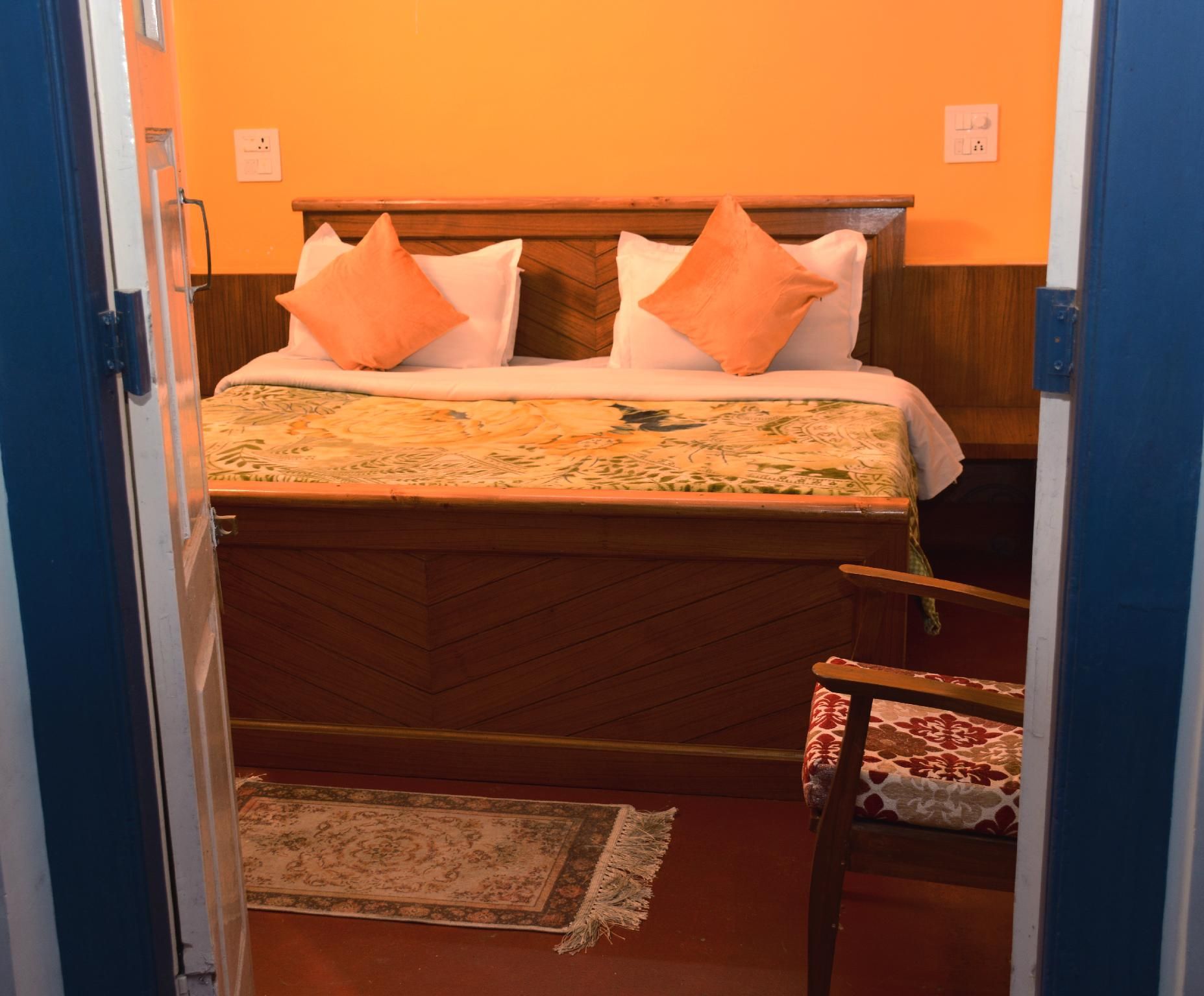 Solan Retreat Family Room with Bathroom 2