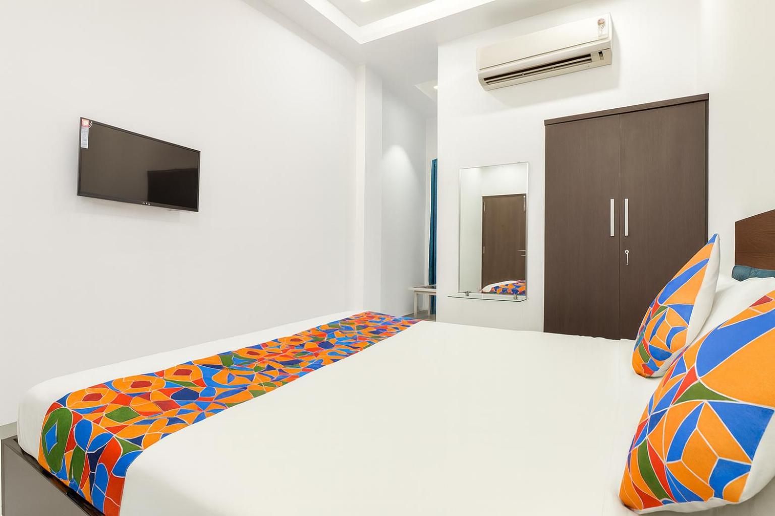 Shared lounge/TV area