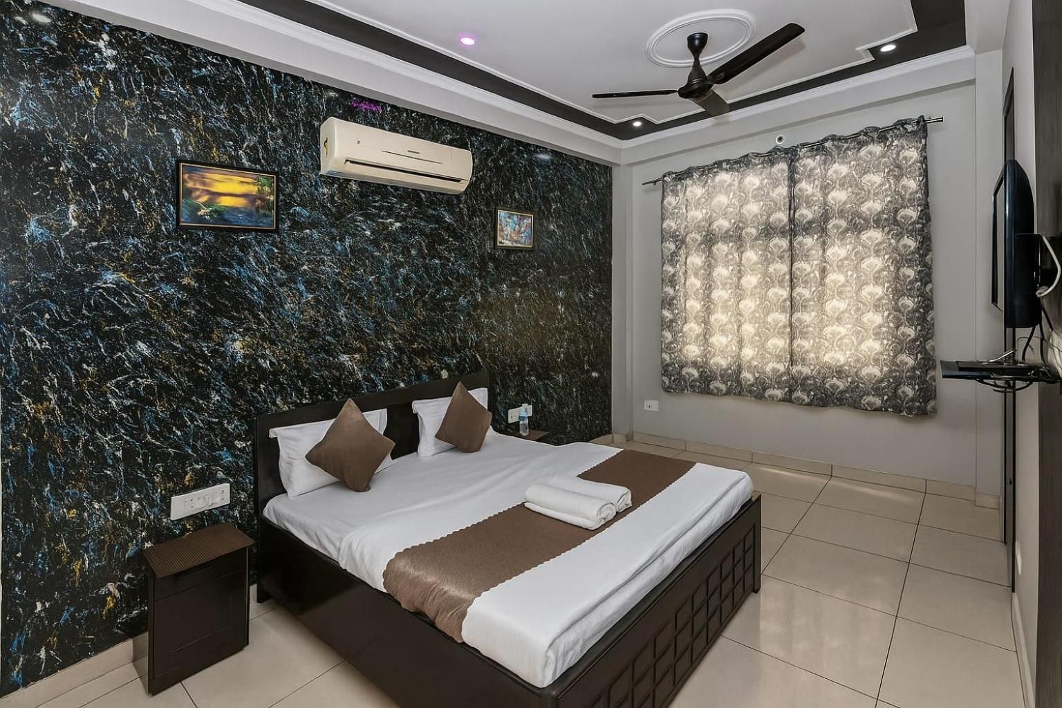 Hotel D S Villa Standard Room