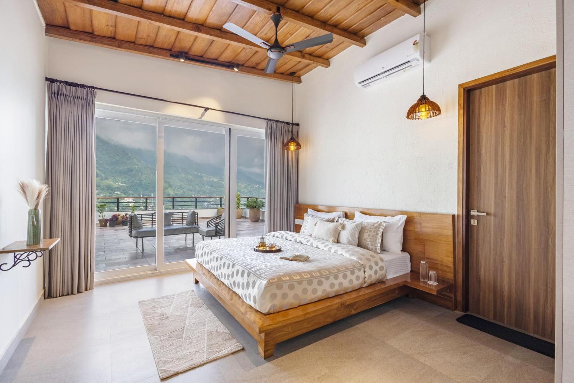 ELIVAAS 2 BHK With Lake View -Antarmann Casa Ember Private Villa