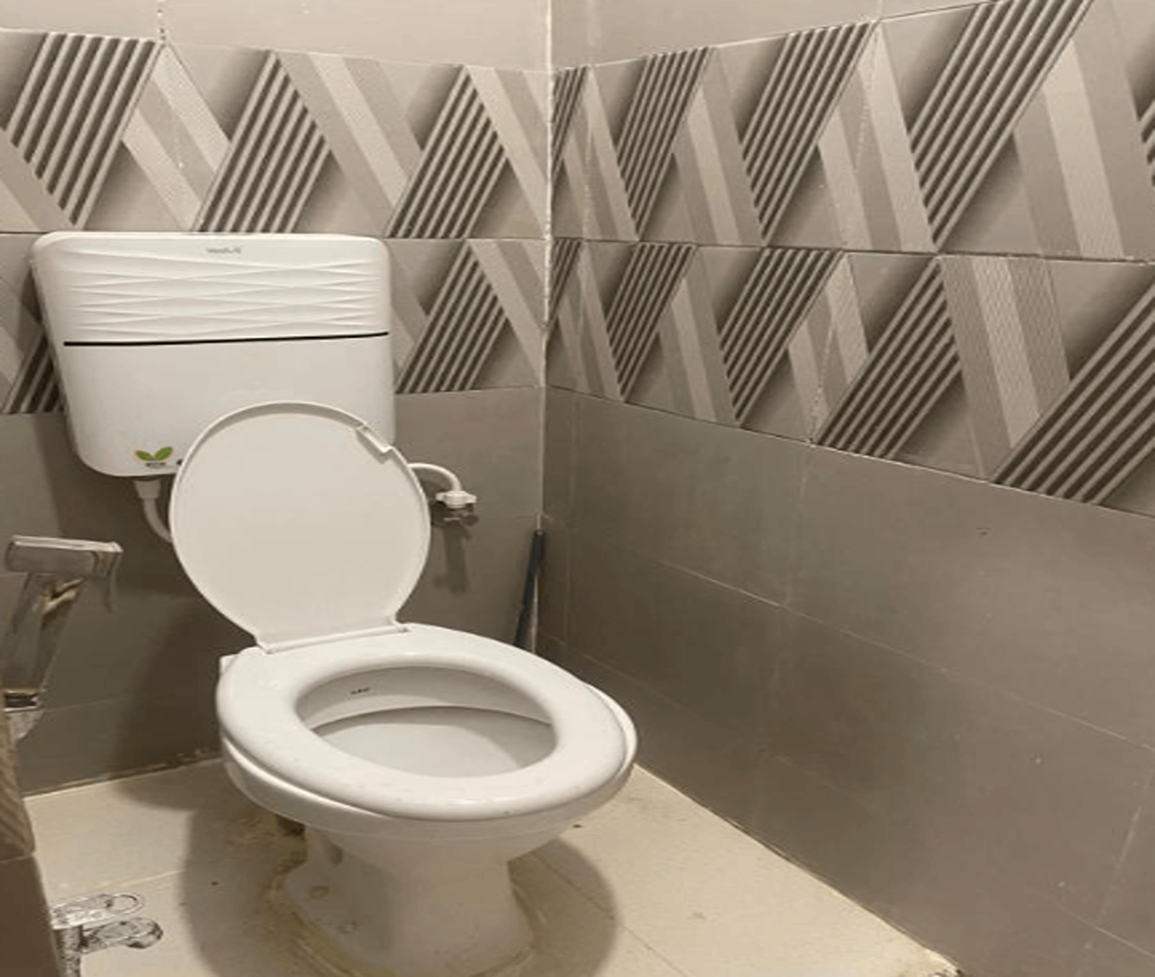 India Hotel and Restaurant Deluxe Double Room 2