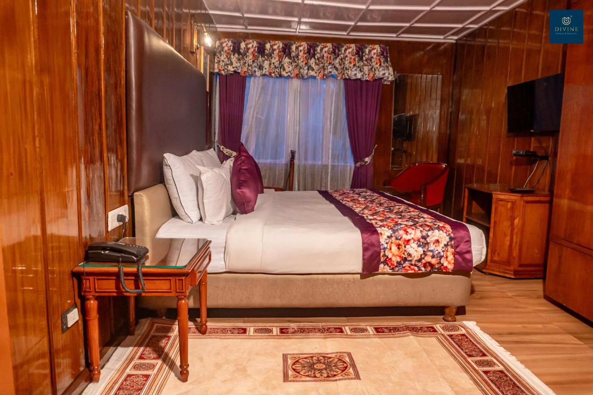 Divine  Himalayan Resort, Walking Distance from Mall Road Darjeeling Deluxe Room 3