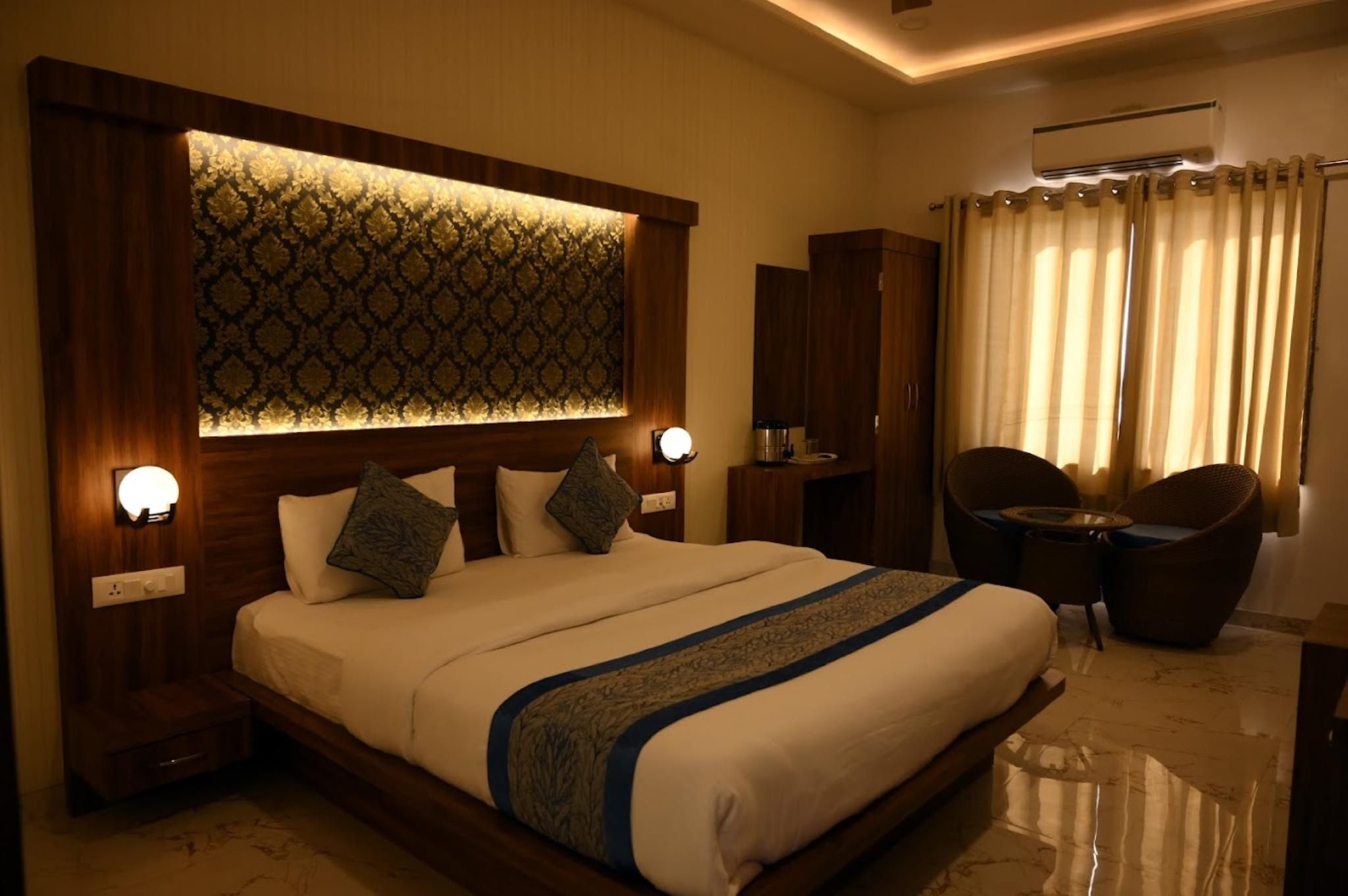 Goroomgo Agnija Udaipur Deluxe Double Room