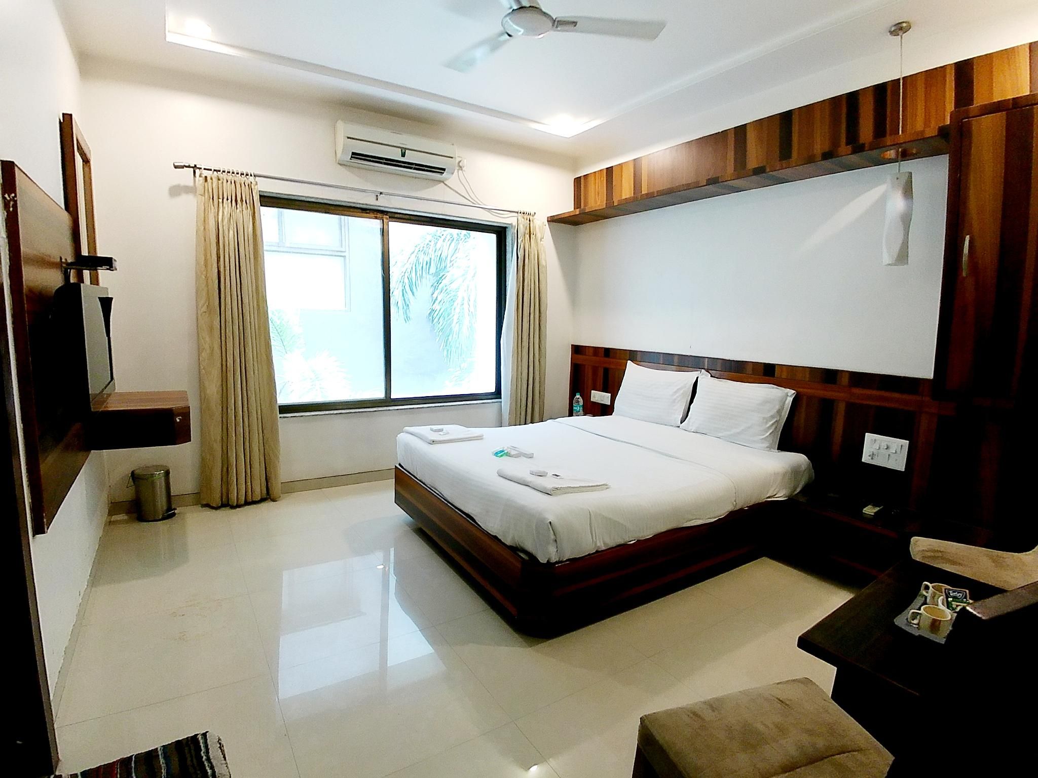 Hotel Royal Satyan Inn Double Bed - AC Room 6