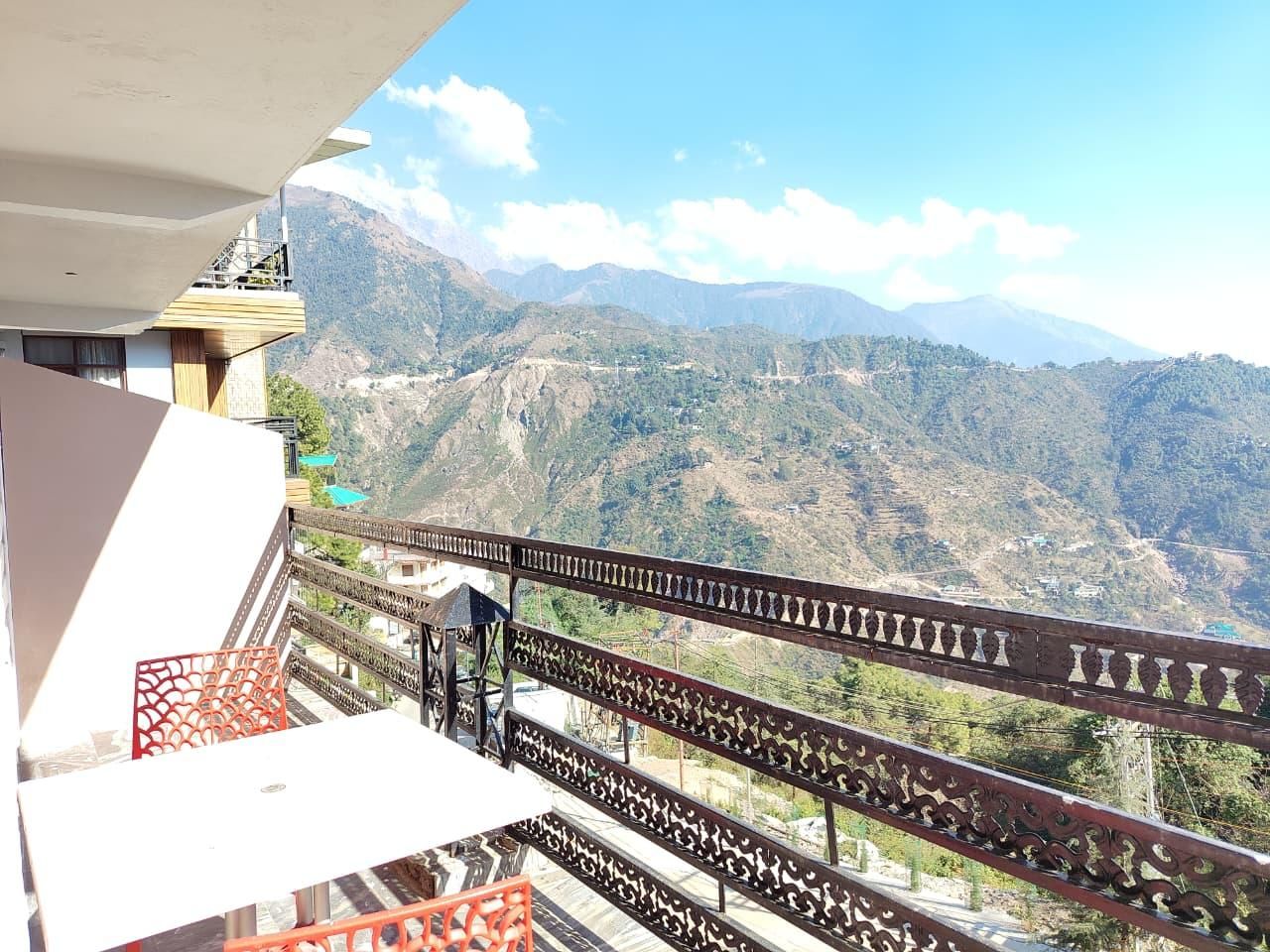 Varuni Gd Hotel Mcleodganj Deluxe Mountain View 3