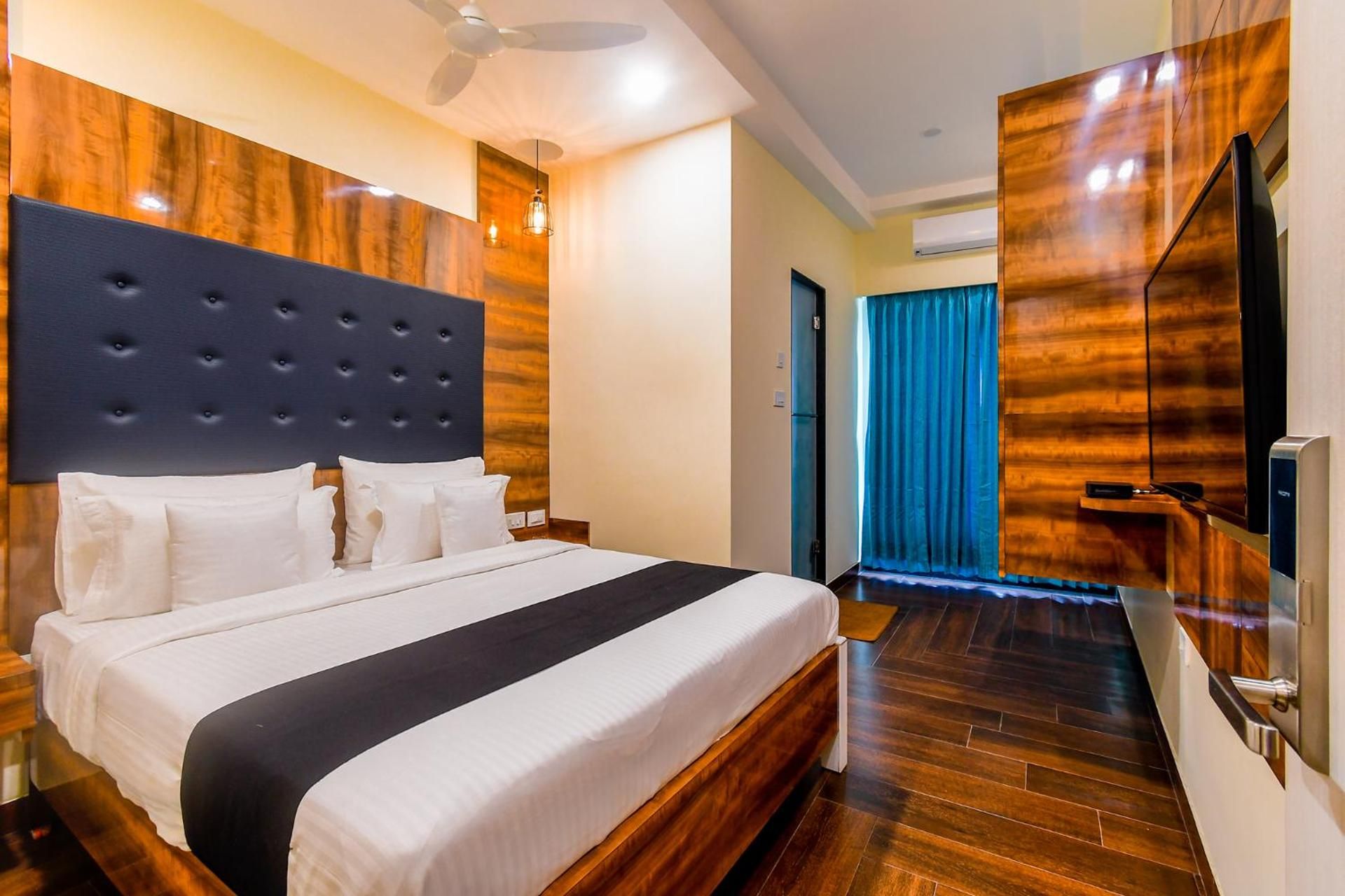 Fabhotel Hill Fort Deluxe Room 2