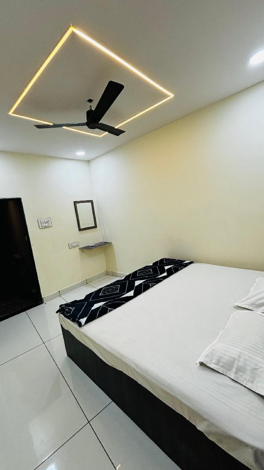 Deluxe Air Conditioning Room