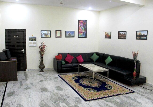 Taj Castle Guest House