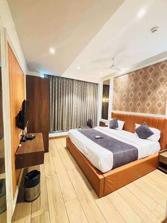 Hotel Meritus Inn Ahmedabad Deluxe Room 3