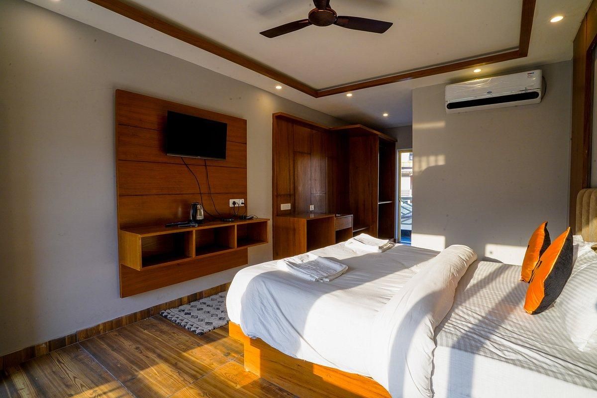 HIDE IN RISHIKESH