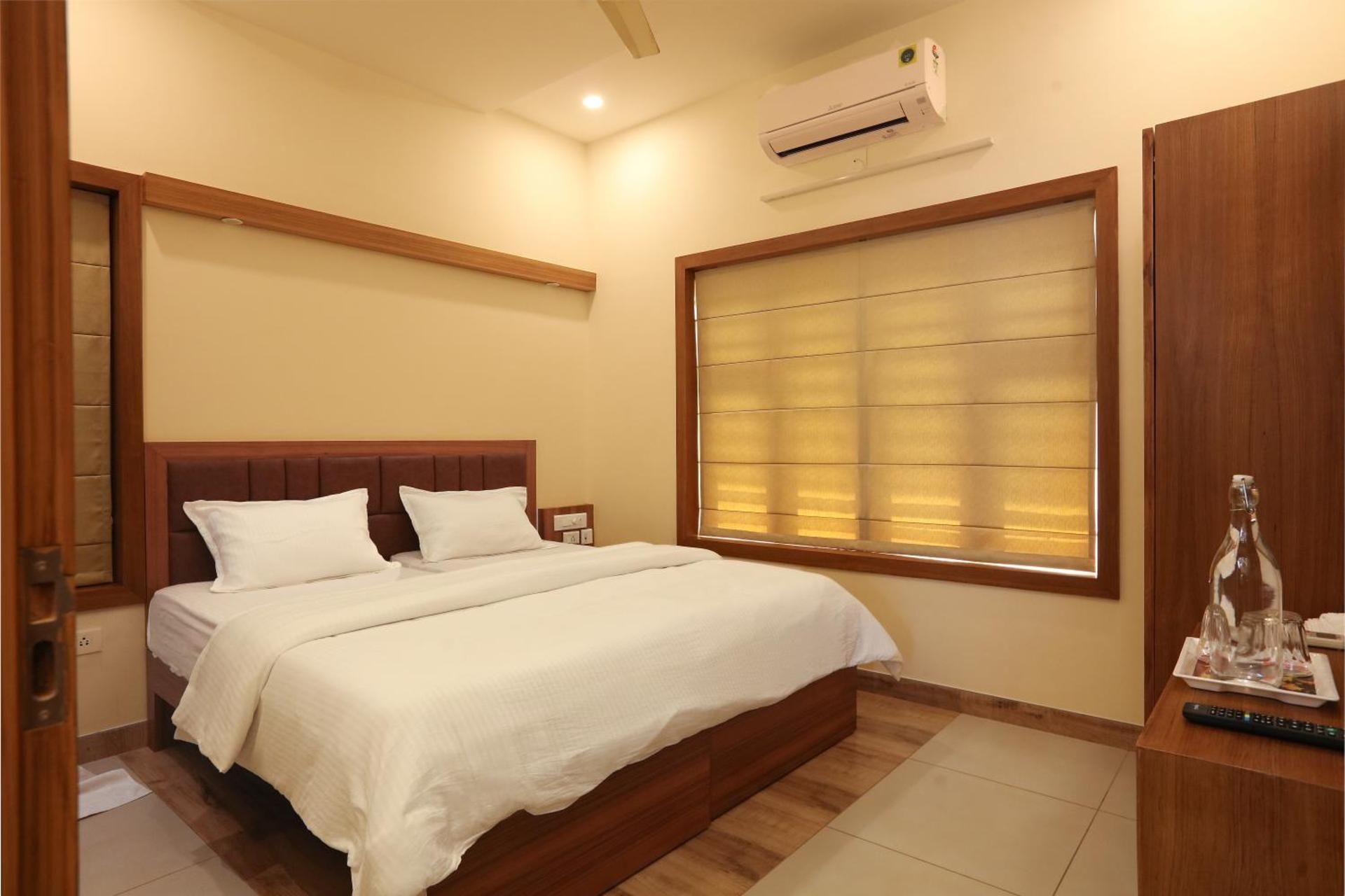 Choice Beach House Double Room with Private Bathroom 2