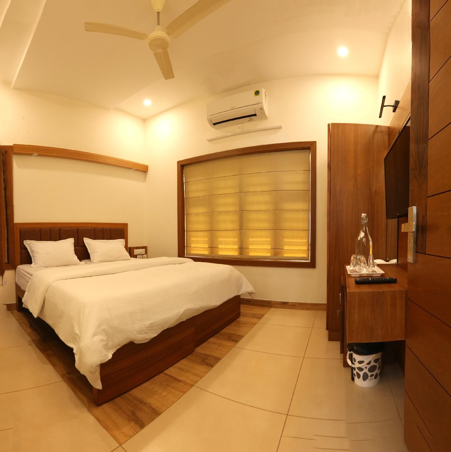 Choice Beach House Double Room with Private Bathroom