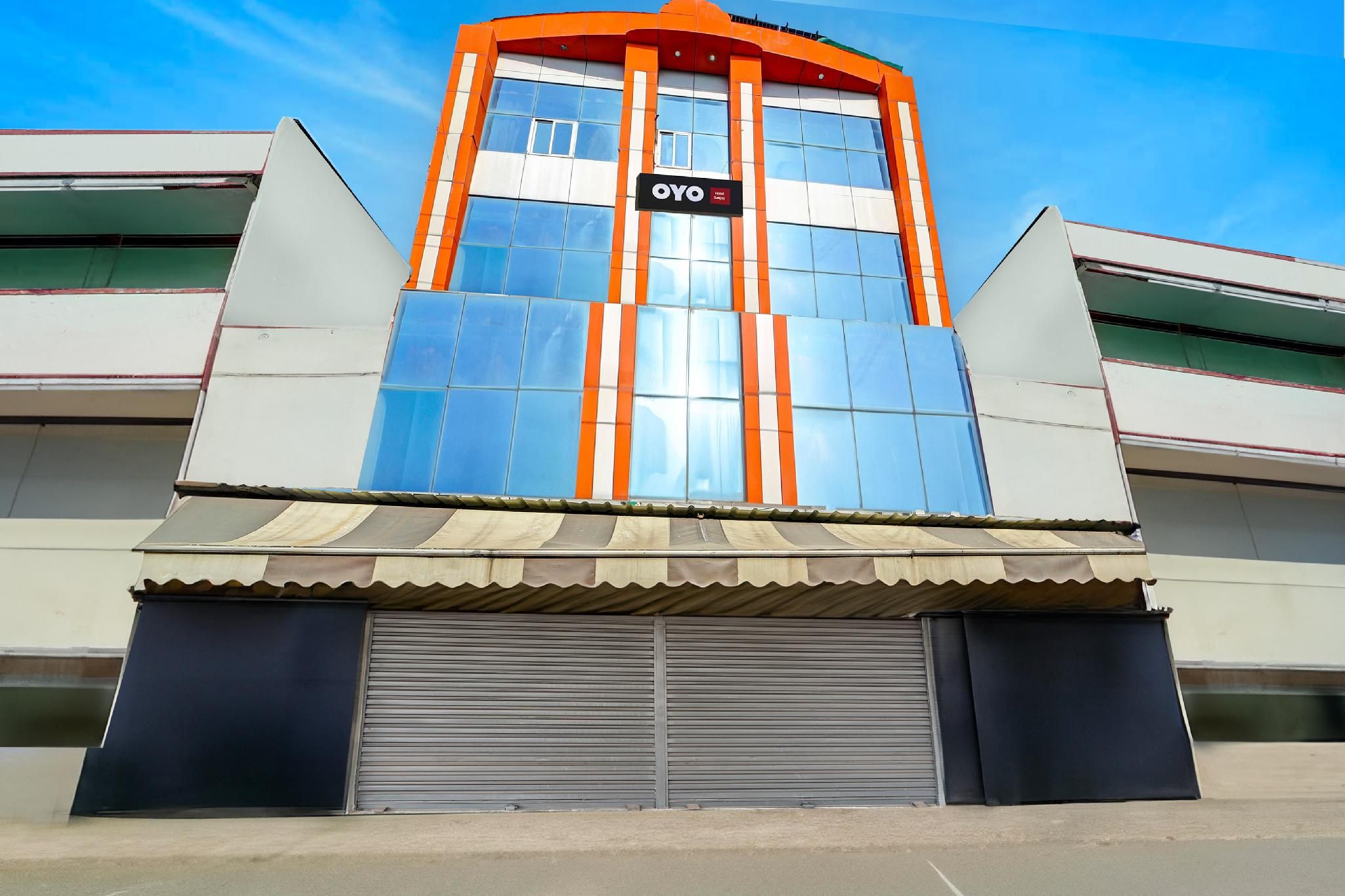 Super Hotel O Sanjay Karond Charaha