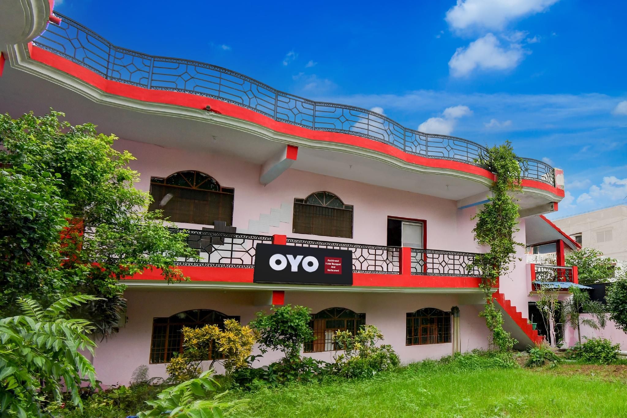 Hotel O Aashirwad Banquet And Restaurant Mohan Road
