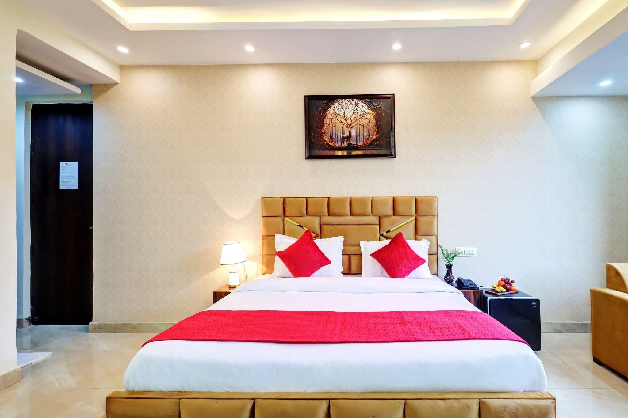 Hotel Golden Era Deluxe Room 2