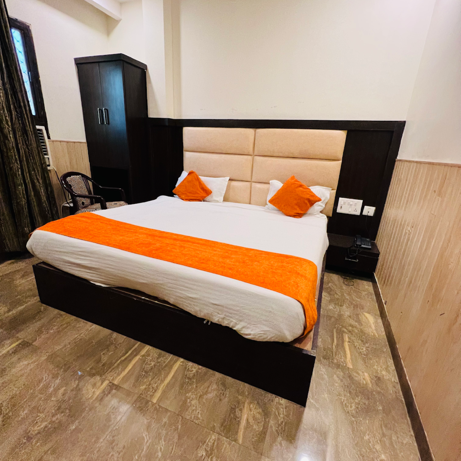 Deluxe Double Bedroom