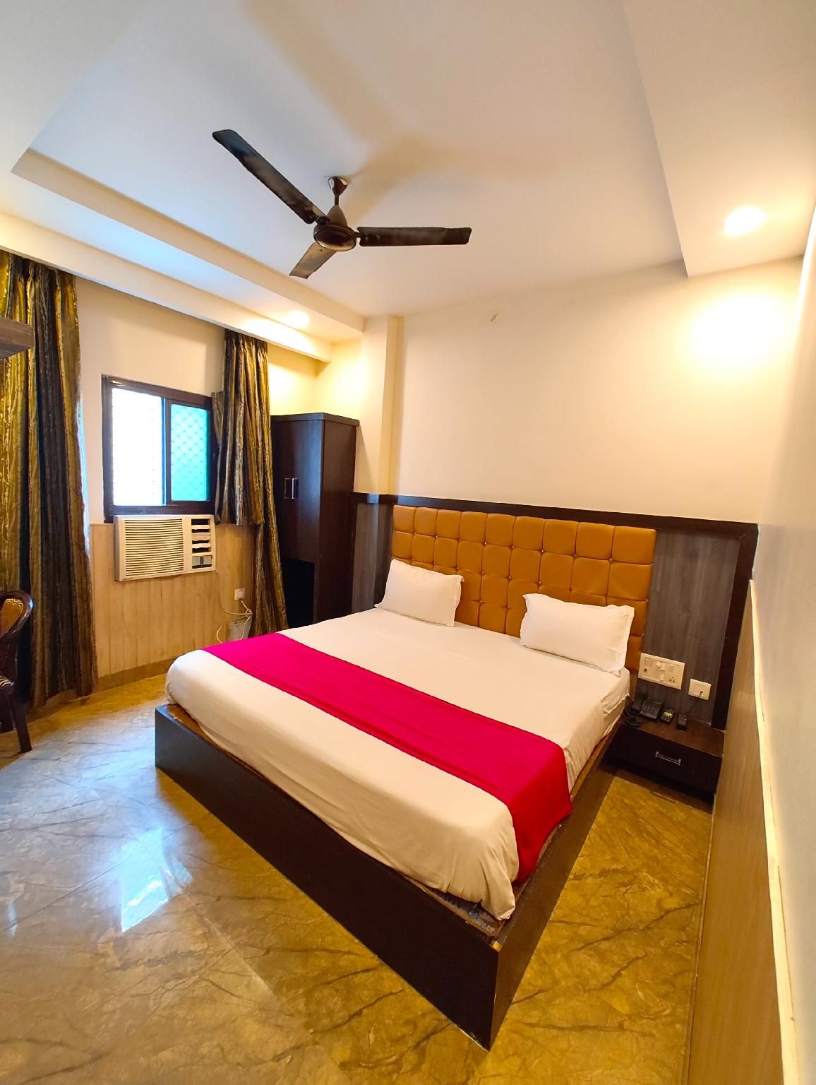 Deluxe Double Bedroom