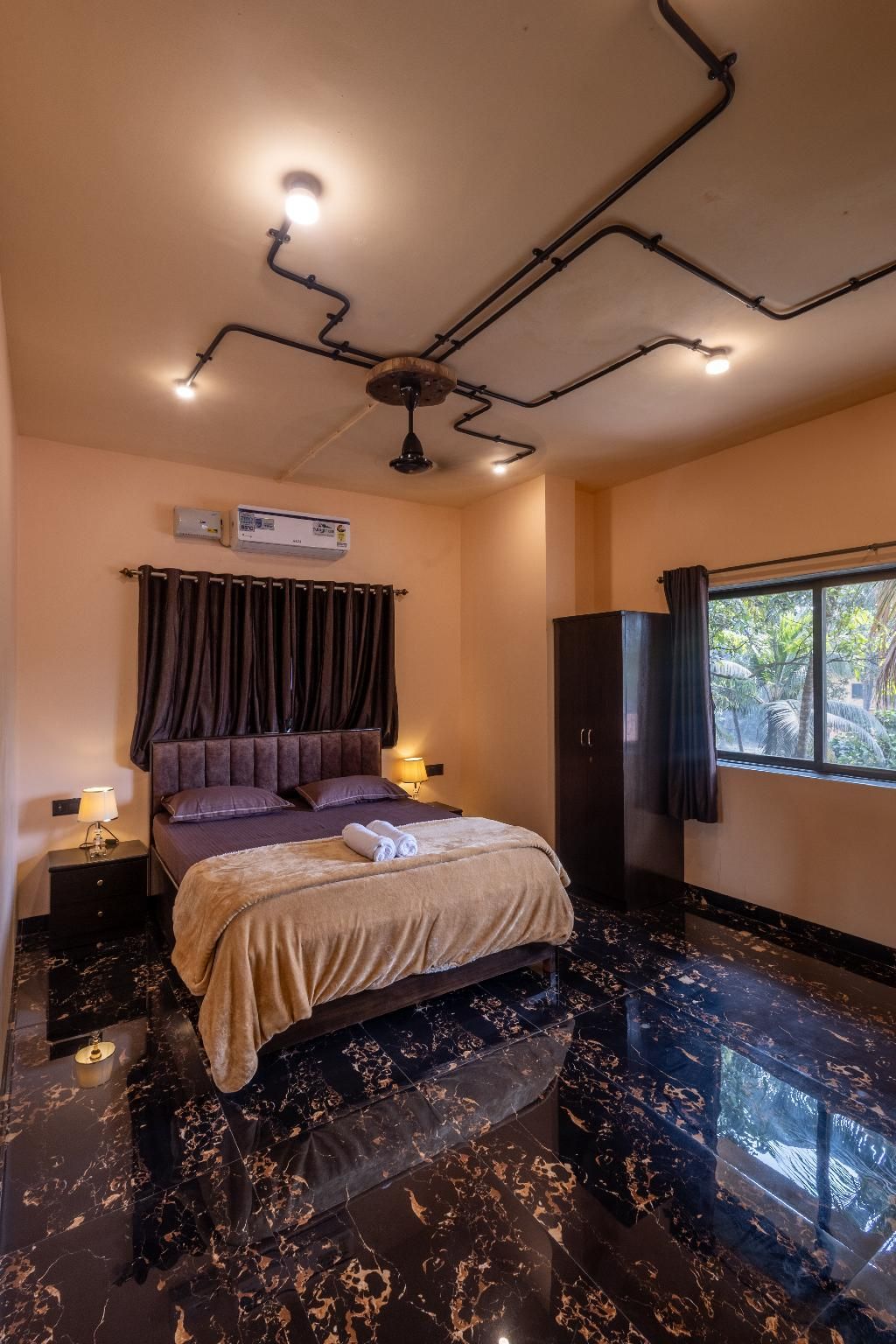 BreezeNX Standard Room