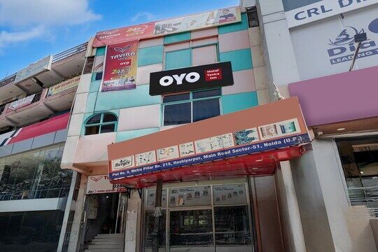 Hotel O by OYO TAVIRA INN Sector 34 Metro Station