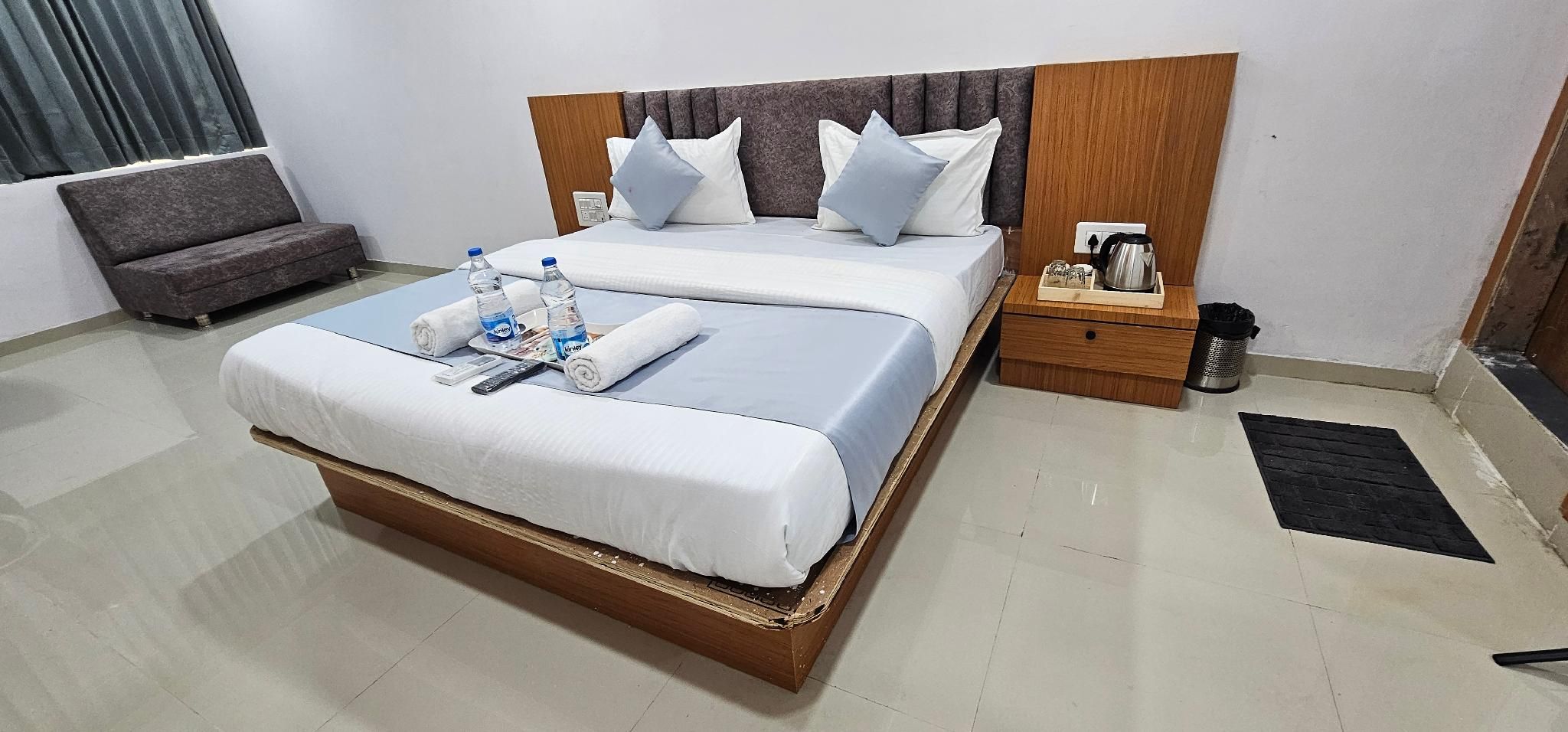 Hotel 4 Season Deluxe 2