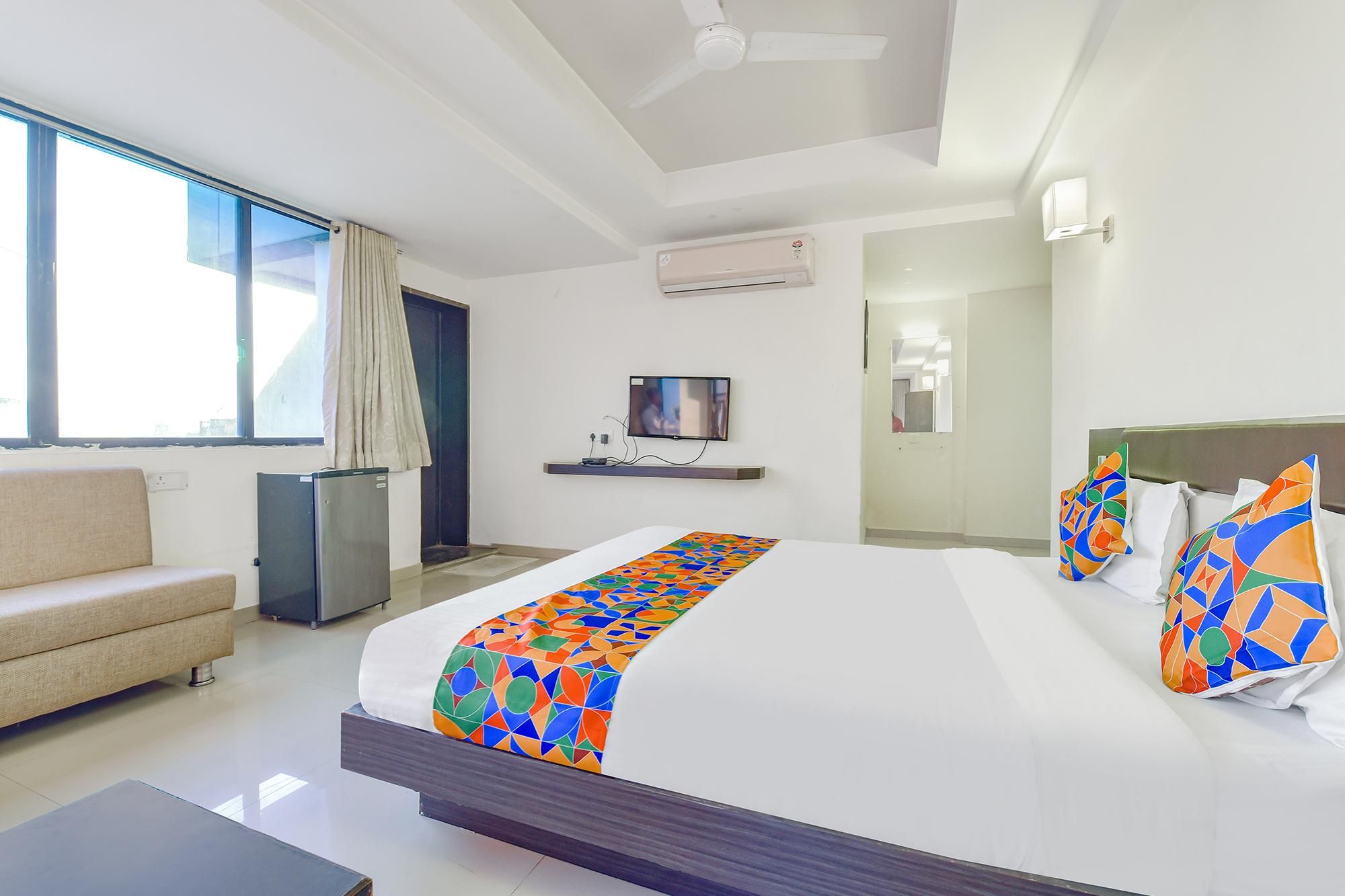 FabHotel Skyland -  Ambli - Bopal Rd Deluxe Room 2