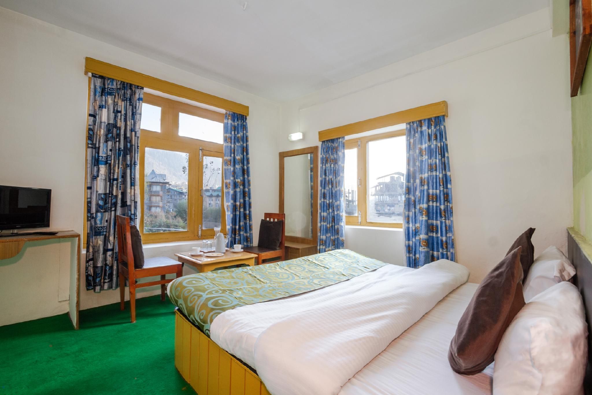 Rudra Mountain Inn Deluxe - 1 King Bed 2