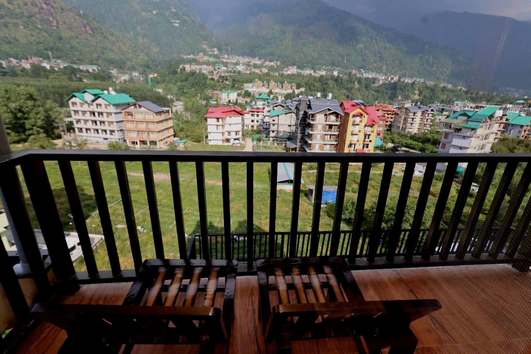 Goroomgo Mareema Non Veg Hotel Manali