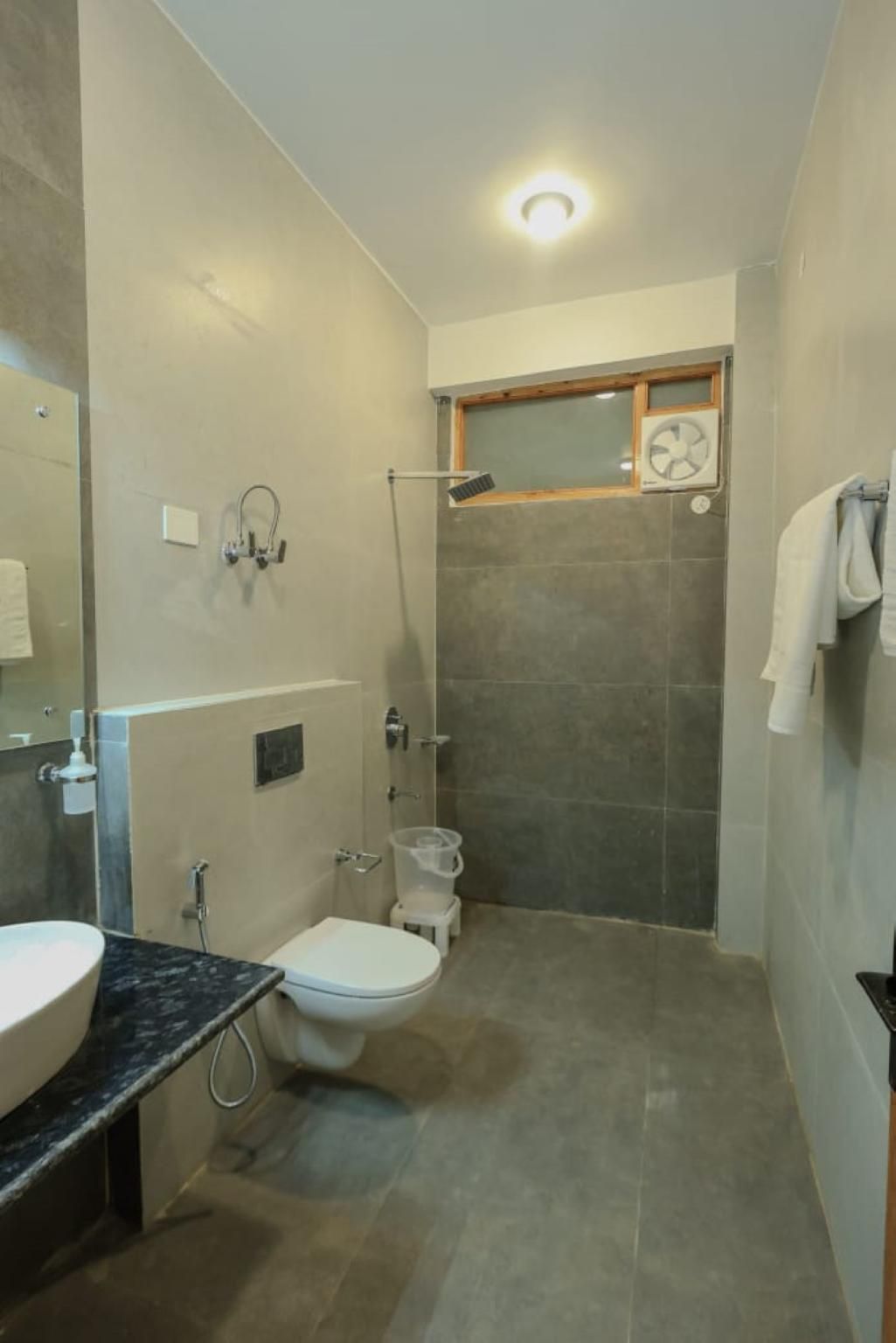 Goroomgo Mareema Non Veg Hotel Manali
