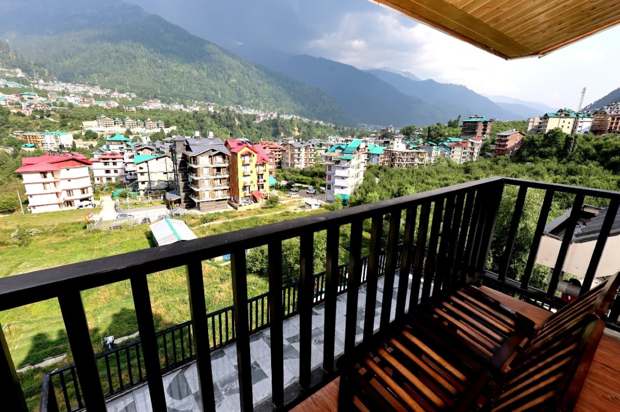 Goroomgo Mareema Non Veg Hotel Manali